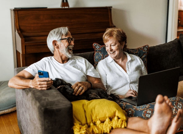 elderly-couple-laughing